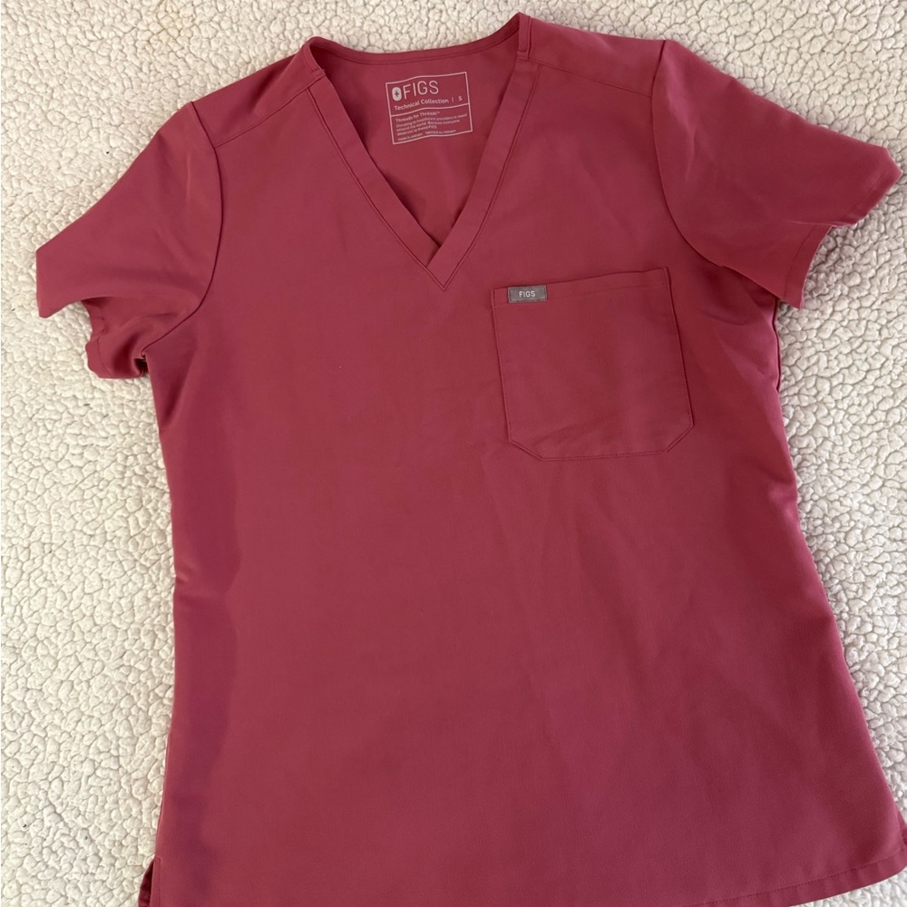 Figs scrub top